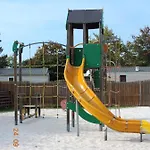 Confort + Piscine Nyaraló Gastes