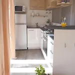 Confort + Piscine Nyaraló *
