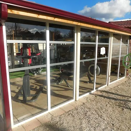 Confort + Piscine Gastes