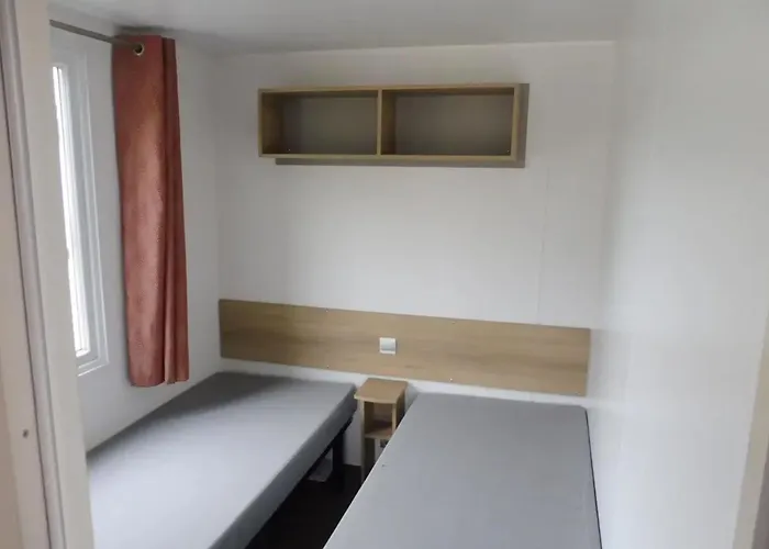 Confort + Piscine Ferienhaus *